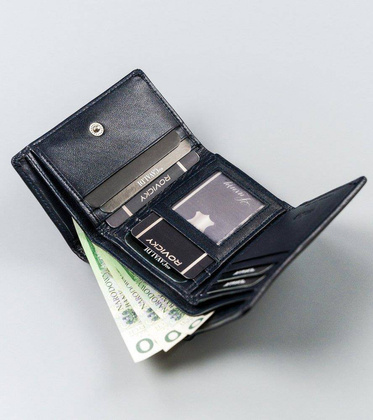 Mały, poziomy portfel damski ze skóry naturalnej, z ochroną rfid