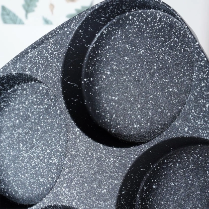 Patelnia do jajek granitowa 4 otwory BLACK LINE 19 cm