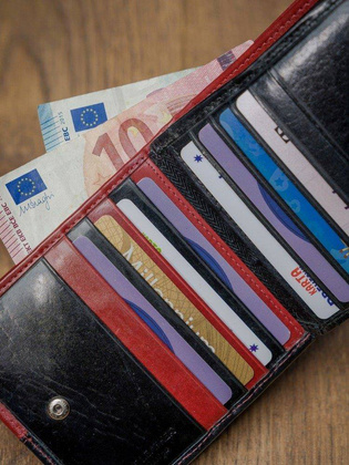 Skórzany portfel pionowy dwukolorowy składany