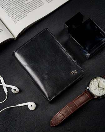 Pionowy portfel męski bez zapięcia z błyszczącej skóry naturalnej
