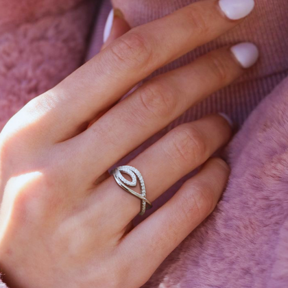 MINET Luksusowy pierścien srebrny z białymi cyrkoniami wielkość 21