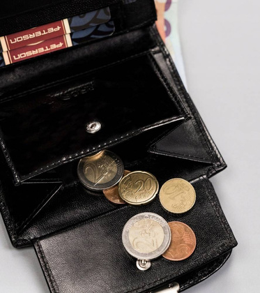 Skórzany portfel damski z systemem rfid zapinany na zatrzask