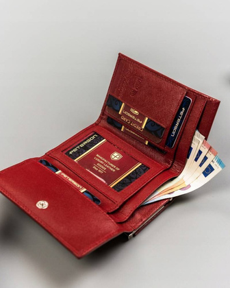 Mały, skórzany portfel damski na bigiel i zatrzask