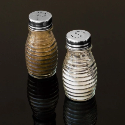 Solniczka pieprzniczka szklana przyprawnik zestaw do soli i pieprzu 2 sztuki