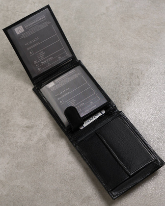 Skorzany portfel meski z kieszenia na dowod rejestracyjny