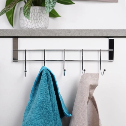 Wieszak na ręczniki łazienkowy na drzwi drzwiczki