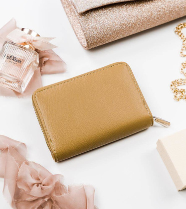 Poręczny portfel damski z gładkiej eko skóry zapinany suwakiem