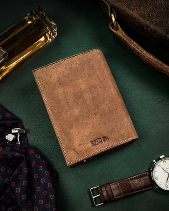 Duzy skorzany portfel meski z motywem patriotycznym