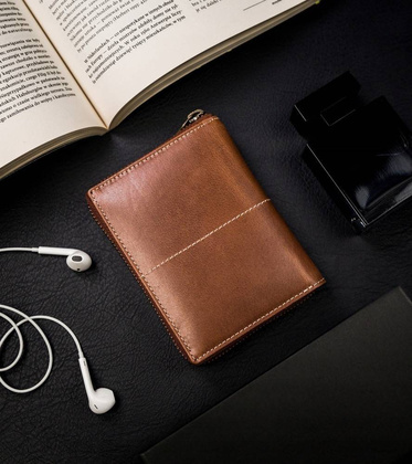 Duży, skórzany portfel w orientacji pionowej z systemem rfid