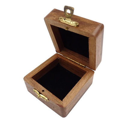 Małe drewniane pudełko na prezent 6 x 6 x 4 cm WB859