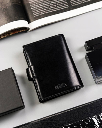 Duży, skórzany portfel męski zamykany na zatrzask