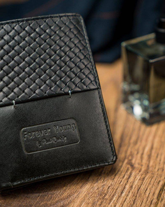 Czarny portfel męski skórzany z przeszyciem