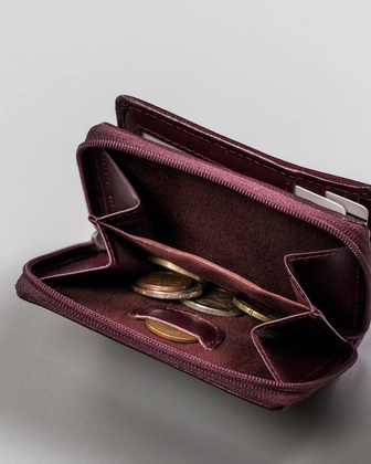 Kompaktowy skórzany portfel damski