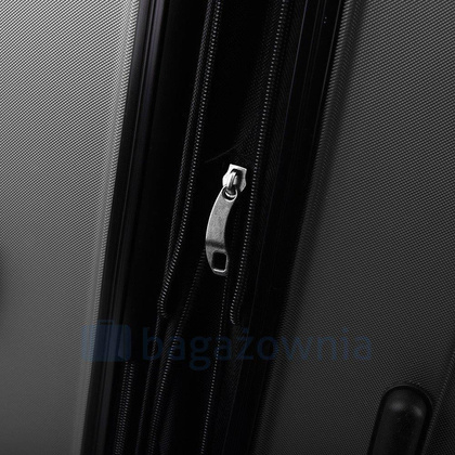 Duża walizka 2011 L Czarna