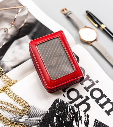 Klasyczny, mały portfel damski na zamek