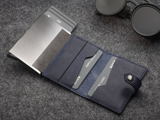 Portfel EASY WALLET for AirTag 2174