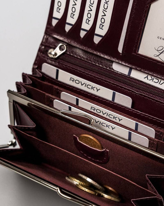 Skórzany portfel damski z tłoczoną klapą