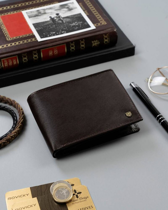 Klasyczny, skórzany portfel męski