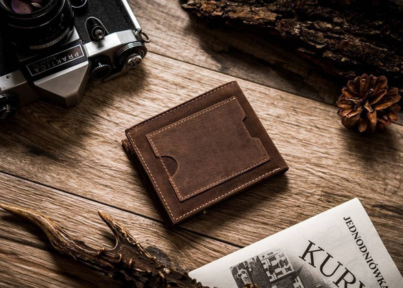 Skórzany portfel męski w orientacji poziomej z systemem rfid