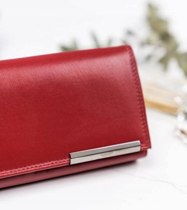 Klasyczny portfel damski ze skory naturalnej