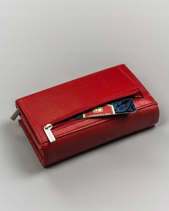 Średnich rozmiarów portfel damski ze skóry naturalnej