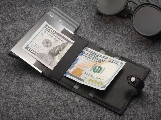 Portfel EASY WALLET for AirTag 2174