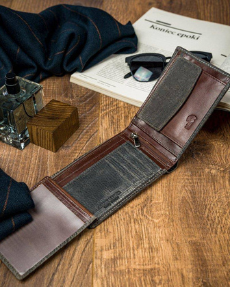 Piękny kolorowy portfel męski skórzany