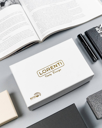 Kompaktowy portfel z lakierowanej skory