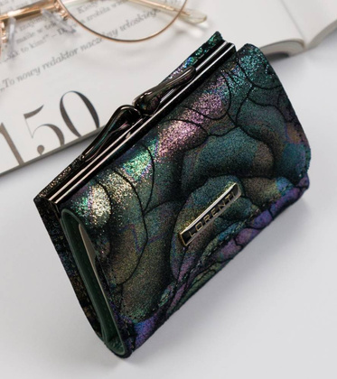 Mały, skórzany portfel damski w opalizujące kwiaty