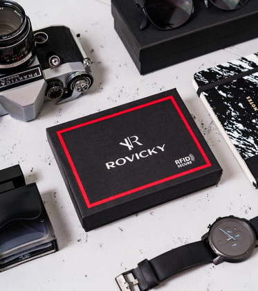 Pionowy portfel meski z zasuwanym schowkiem