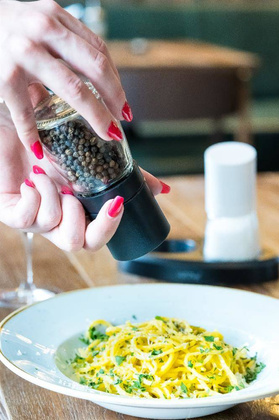 Zestaw młynków do soli i pieprzu Livio 25769