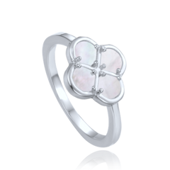 MINET Pierścien srebrny koniczyna z białą masą perłową wielkość 18