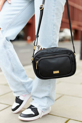 Minimalistyczna listonoszka crossbody