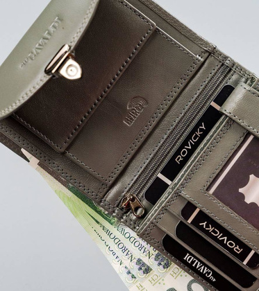 Portfel damski ze skóry naturalnej zamykany klapką, RFID