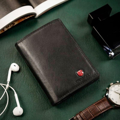 Elegancki, skórzany portfel męski