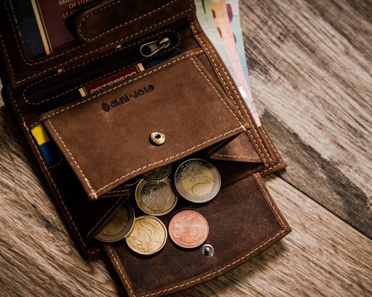 Skórzany portfel męski w orientacji pionowej z systemem rfid