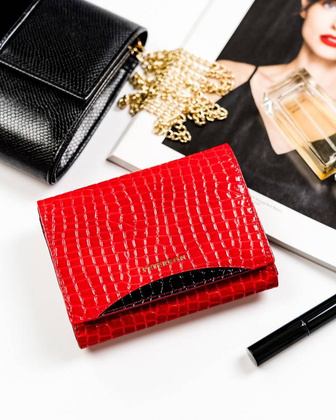 Stylowy portfel damski z lakierowanej skóry naturalnej rfid