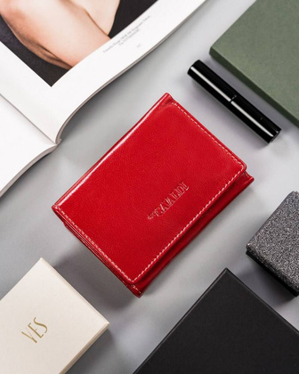 Kompaktowy portfel z polerowanej skóry naturalnej