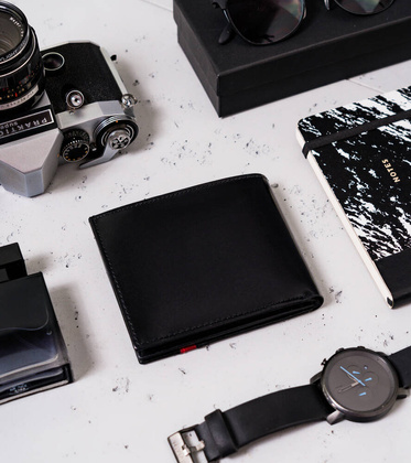 Skorzany portfel meski na karty z ochrona RFID Protect