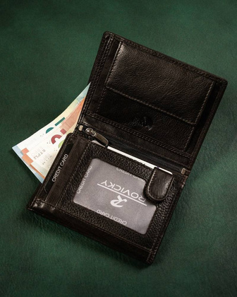 Pionowy, skórzany portfel męski z ozdobnym przeszyciem