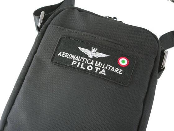 Torba na ramię AERONAUTICA MILITARE Airspace Czarna