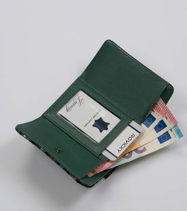 Mały, skórzany portfel damski w opalizujące kwiaty