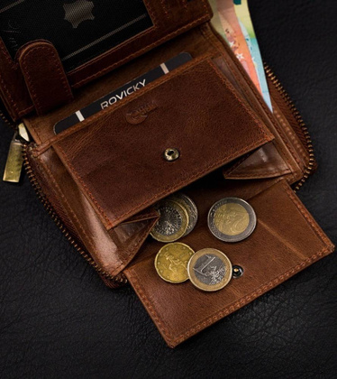 Duży, skórzany portfel w orientacji pionowej z systemem rfid