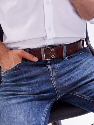 Klasyczny pasek ze skory naturalnej zdobiony tloczeniem we wzor skory weza