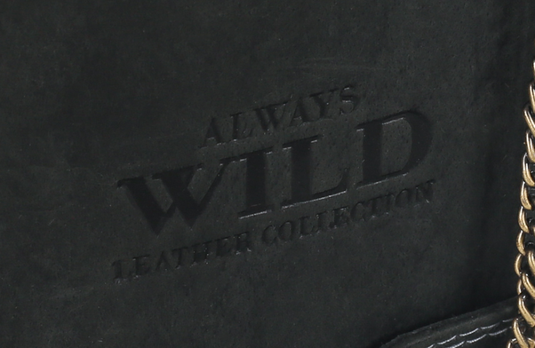 Atrakcyjny, skórzany portfel męski z mosiężnym łańcuchem