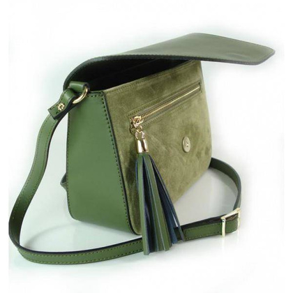 Skórzana torebka listonoszka Vera Pelle złote okucia,frędzelek, zamsz Zieleń VP113V