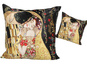 Poduszka z wypełnieniem/suwak - G. Klimt, Pocałunek (czarne tło) (CARMANI)