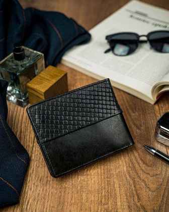 Czarny portfel męski skórzany z przeszyciem