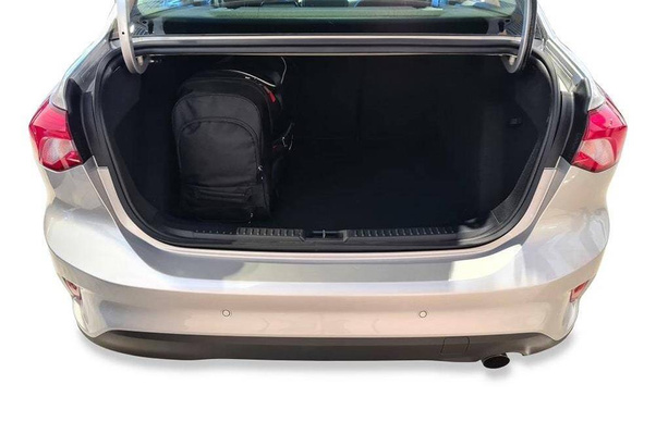 FORD FOCUS LIMOUSINE 2020+ TORBY DO BAGAŻNIKA 5 SZT KJUST