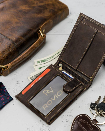 Poziomy, składany portfel męski z zewnętrzną kieszonką na kartę